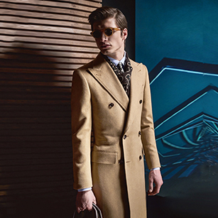 經(jīng)典駝色雙排扣雙面羊毛大衣